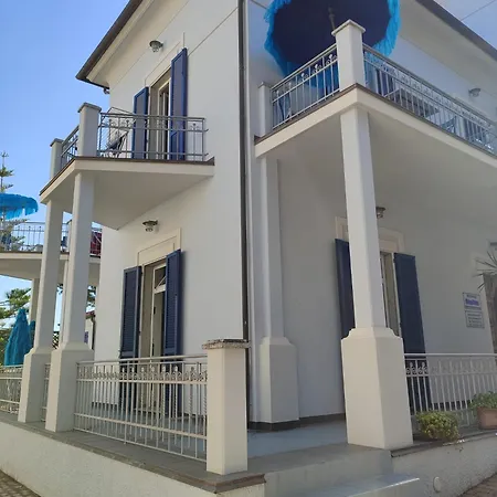 Апарт-отель Marina Azzurra Vistamare - Hituscany Марина-ди-Кампо