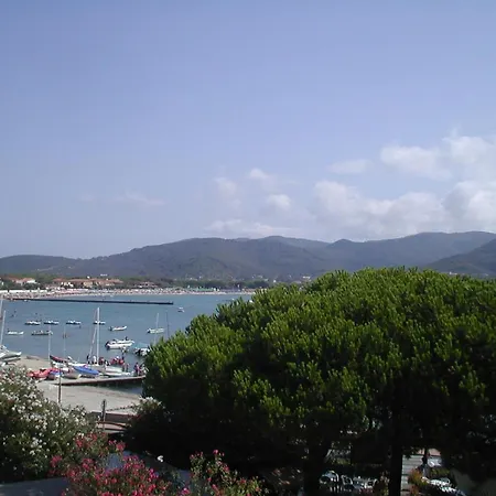Marina Azzurra Vistamare - Hituscany Apartahotel 3*
