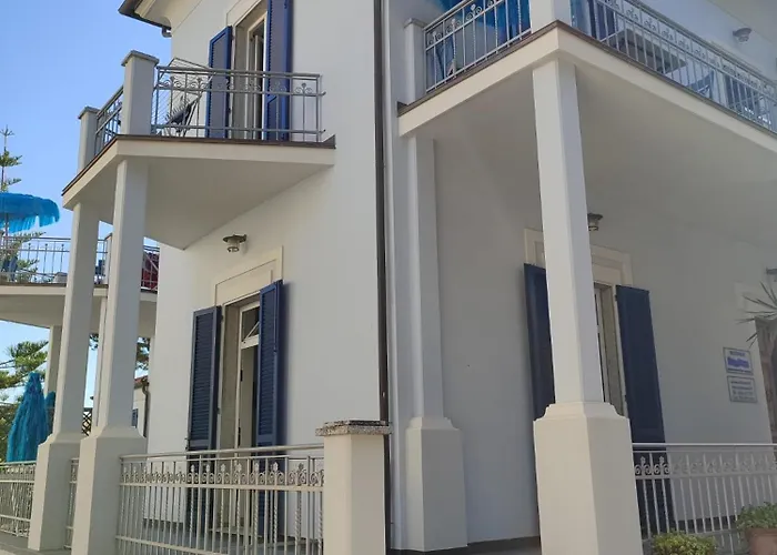 Апарт-отель Marina Azzurra Vistamare - Hituscany Марина-ди-Кампо