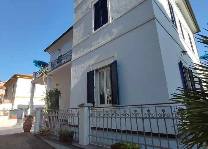 Marina Azzurra Vistamare - Hituscany Apartahotel 3*