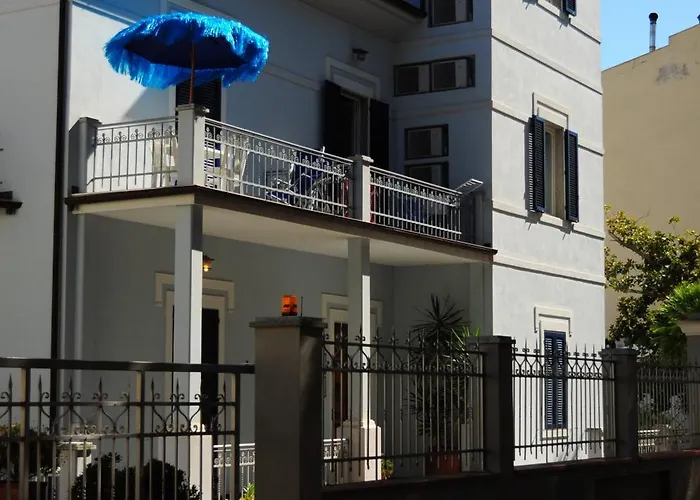 Marina Azzurra Vistamare - Hituscany Apartahotel 3*